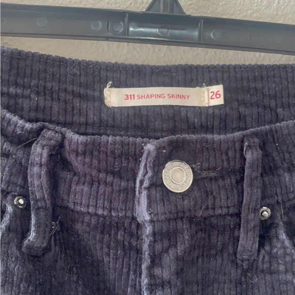 Levi's Women's black velvet Skinny Jeans - Picture 3 of 11